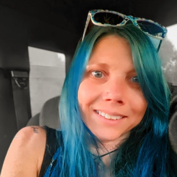 Meet your Posher, Jess - Picture 1 of 1